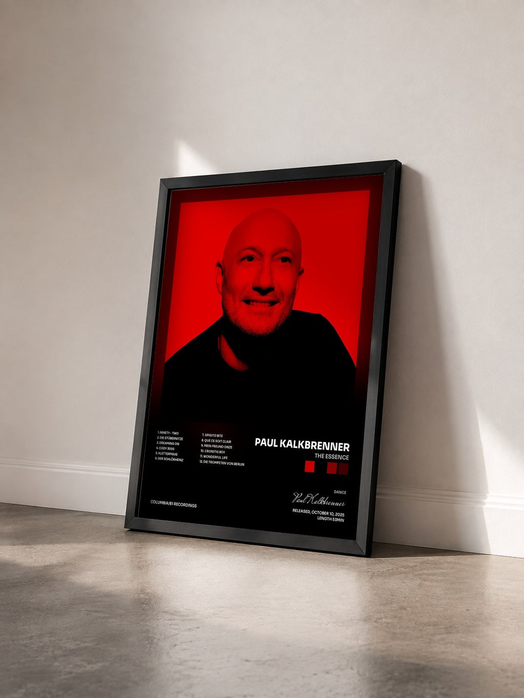 #noir Tableau de l'album THE ESSENCE de Paul Kalkbrenner vu de trois quarts, cadre noir