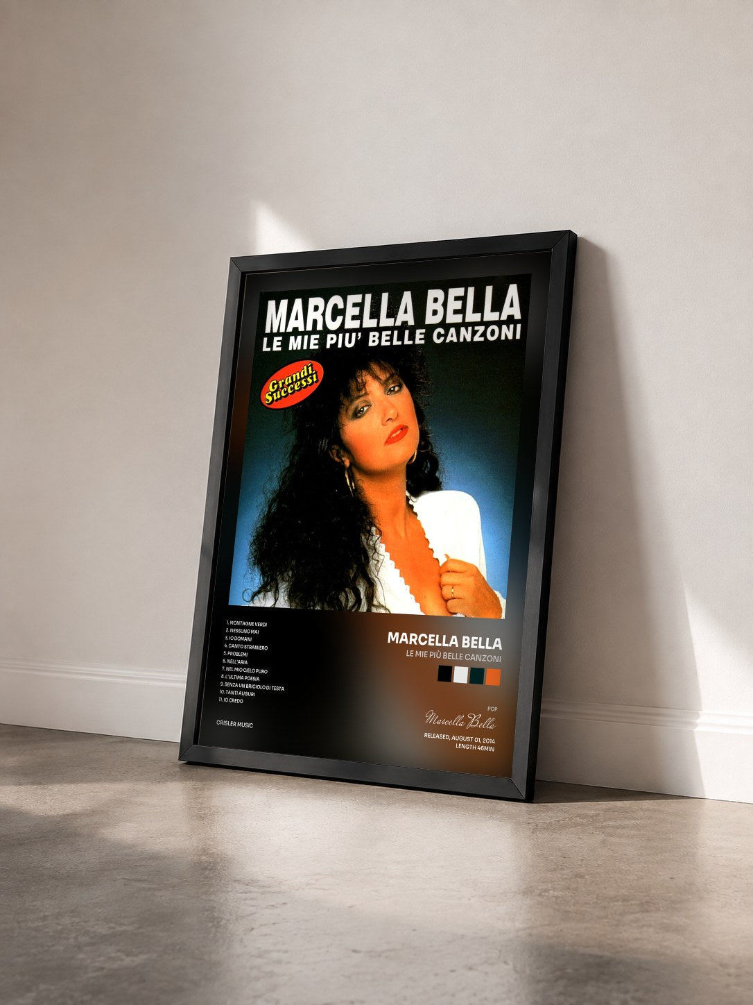 #noir Tableau de l'album Le mie più belle canzoni de Marcella Bella vu de trois quarts, cadre noir