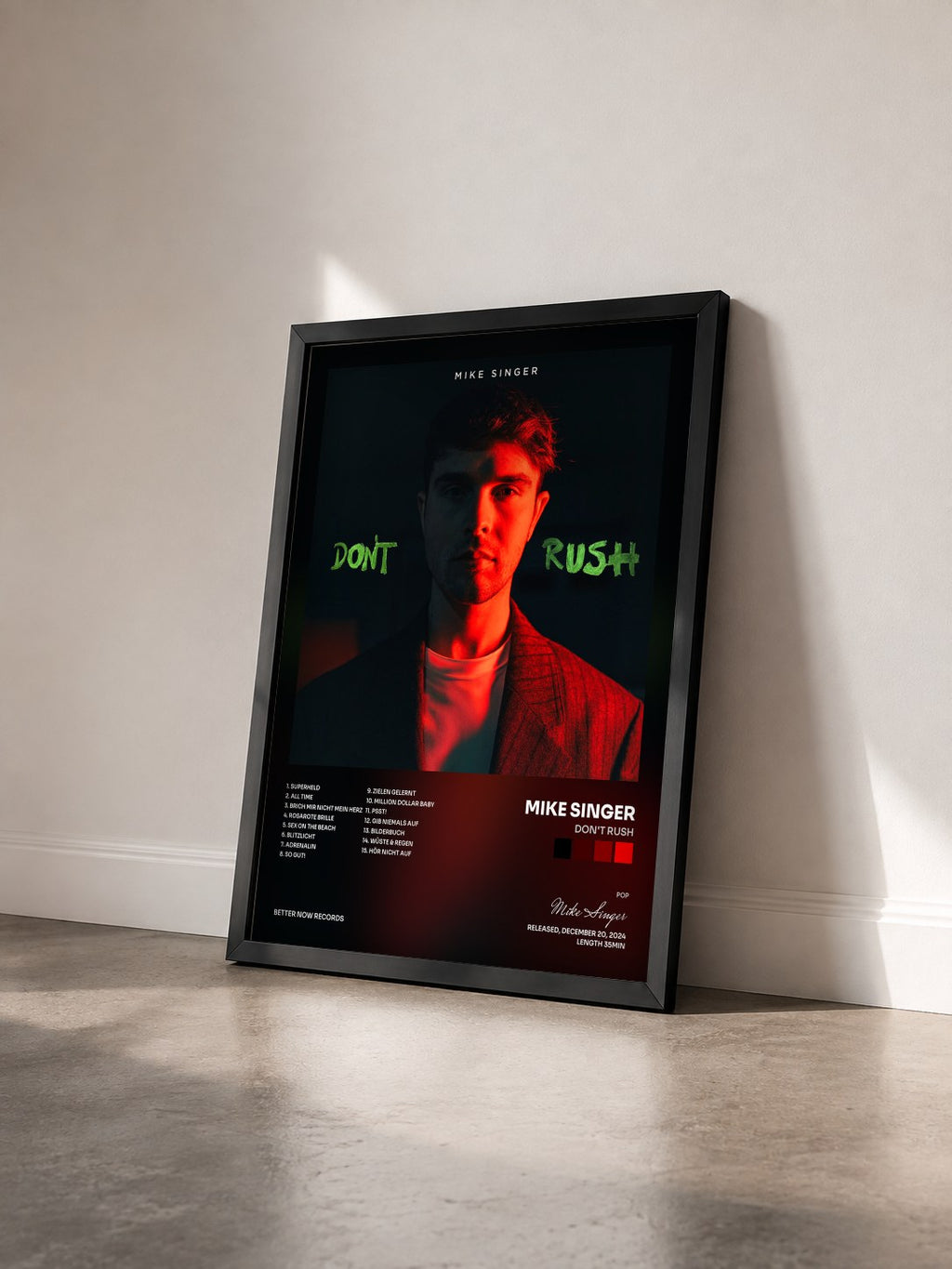 #noir Tableau de l'album Don't Rush de Mike Singer vu de trois quarts, cadre noir