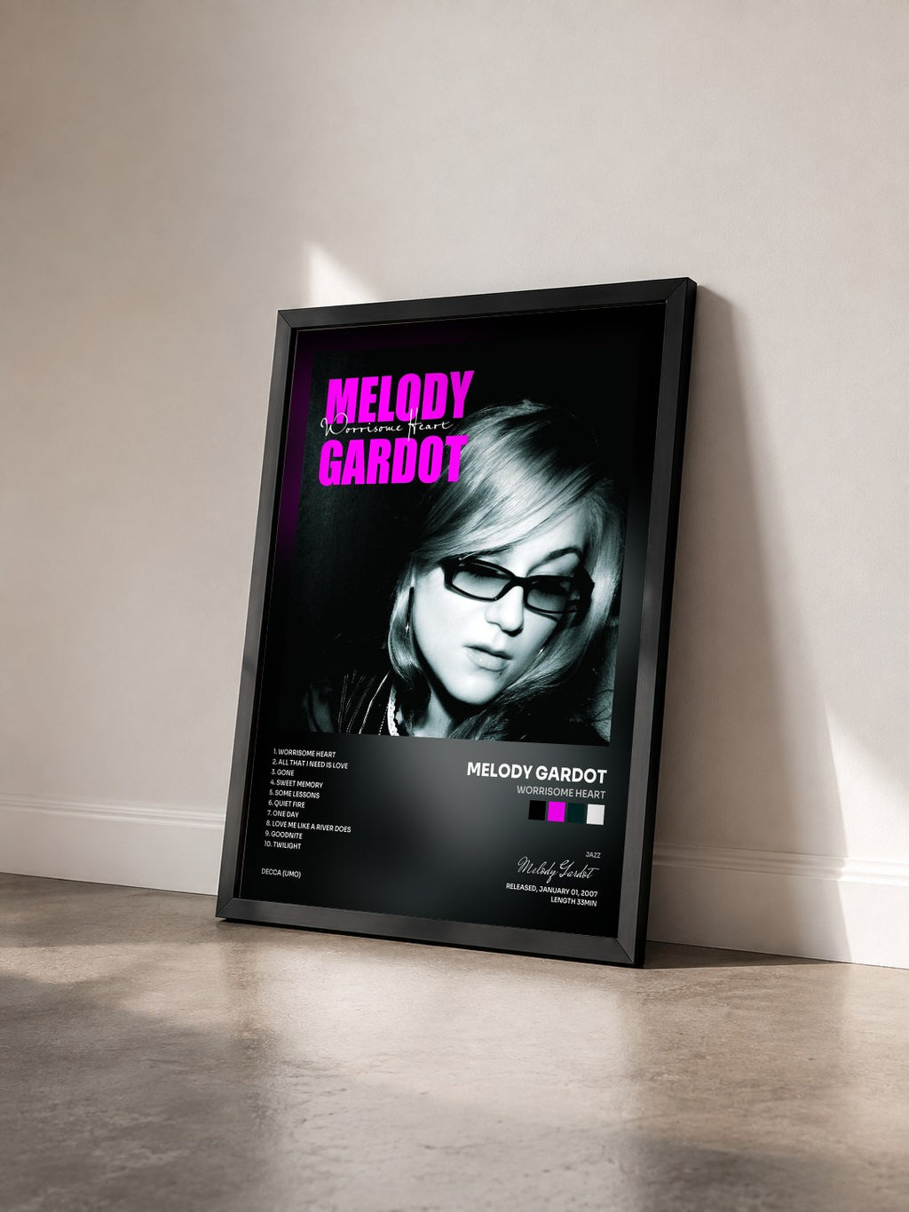 #noir Tableau de l'album Worrisome Heart de Melody Gardot vu de trois quarts, cadre noir