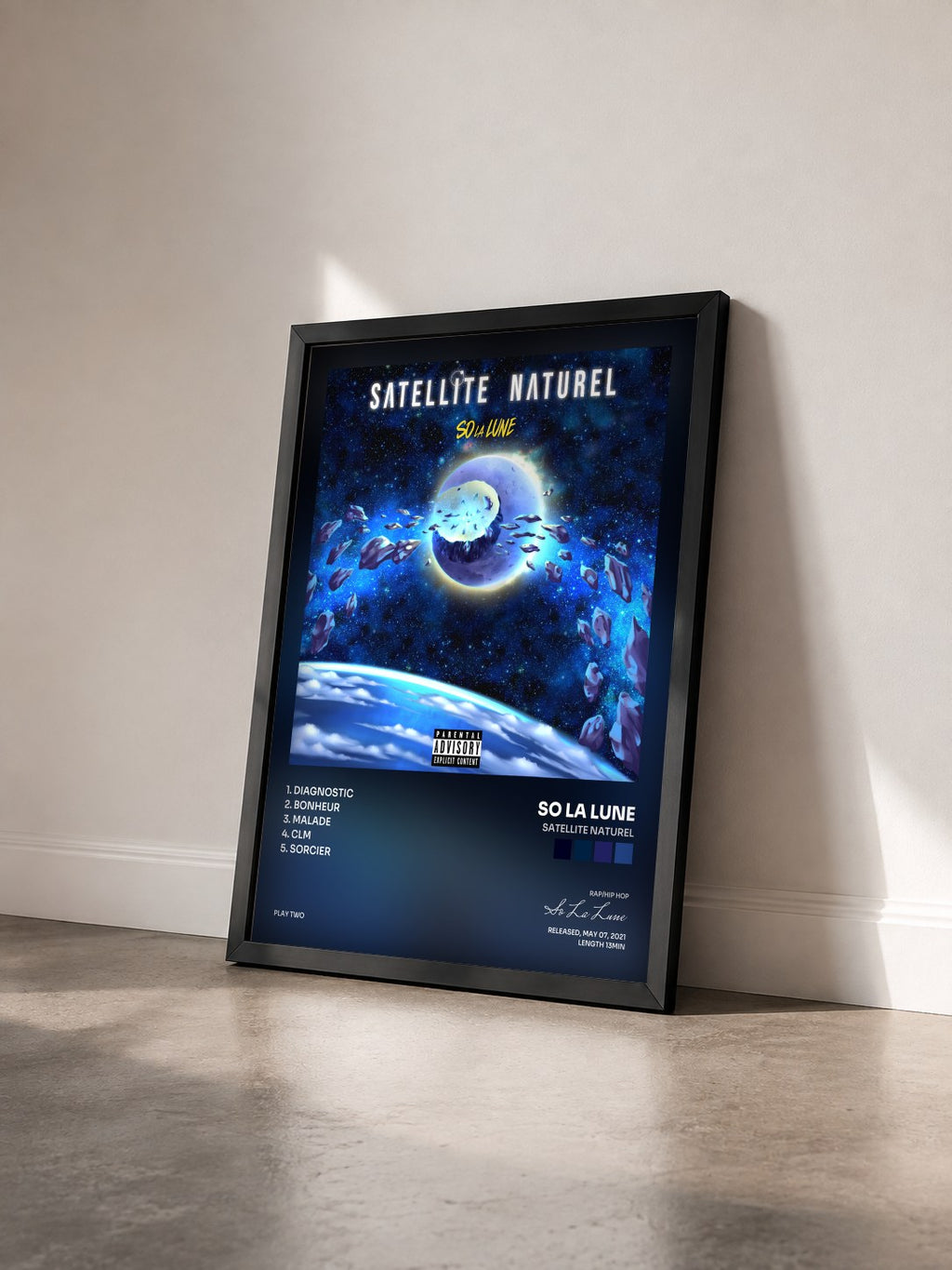 #noir Tableau de l'album Satellite naturel de So La Lune vu de trois quarts, cadre noir