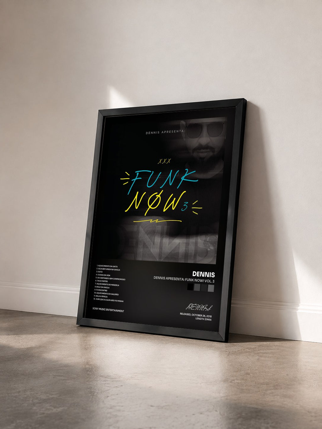 #noir Tableau de l'album DENNIS Apresenta: Funk Now! Vol. 3 de DENNIS vu de trois quarts, cadre noir