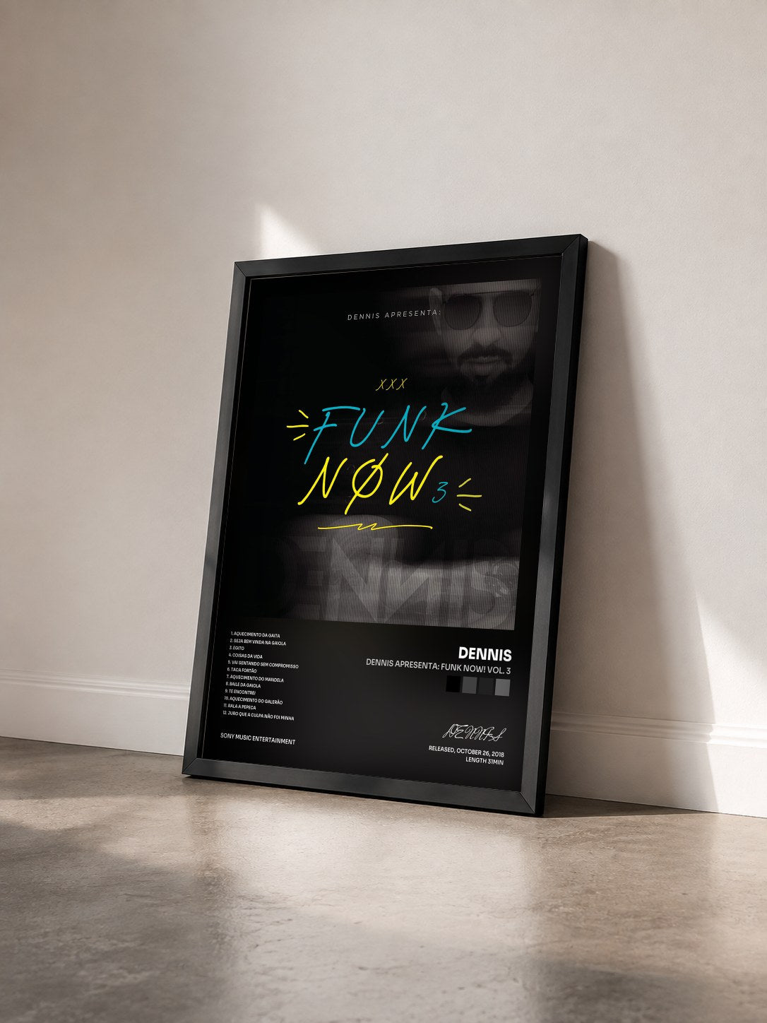 #noir Tableau de l'album DENNIS Apresenta: Funk Now! Vol. 3 de DENNIS vu de trois quarts, cadre noir