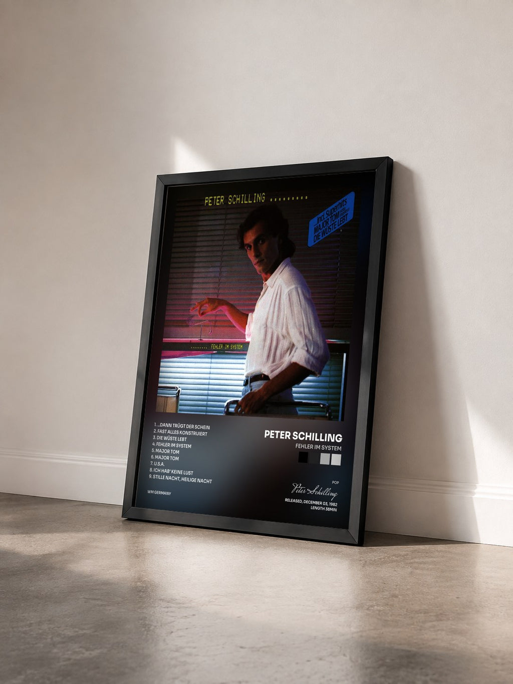 #noir Tableau de l'album Fehler Im System de Peter Schilling vu de trois quarts, cadre noir