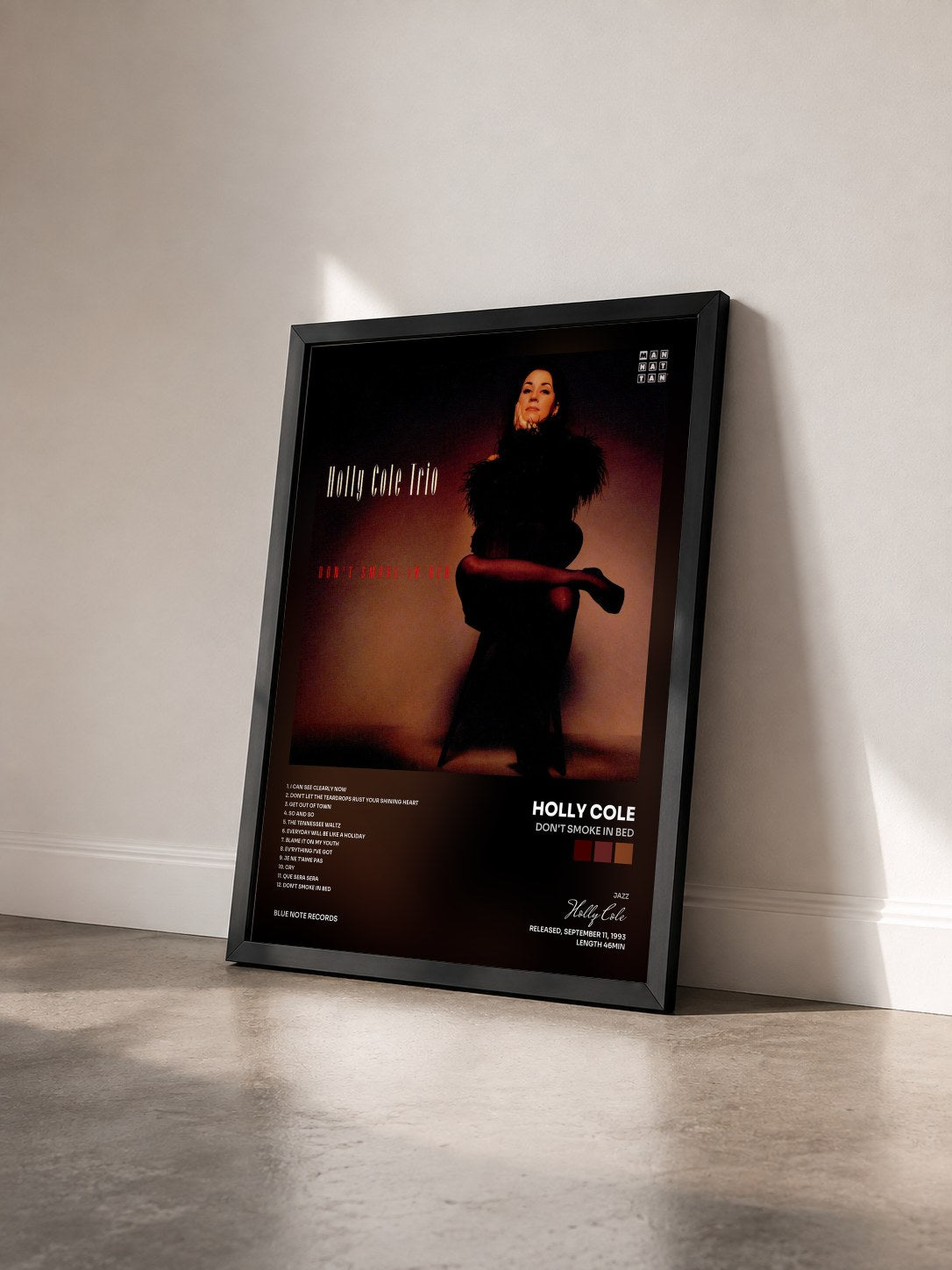 #noir Tableau de l'album Don't Smoke In Bed de Holly Cole vu de trois quarts, cadre noir