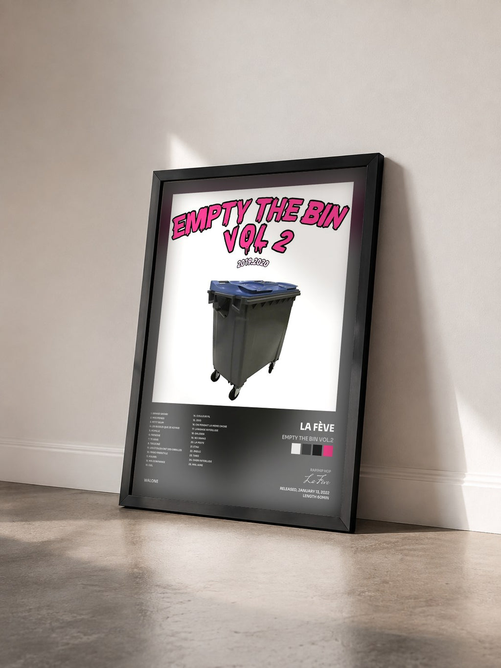 #noir Tableau de l'album EMPTY THE BIN VOL.2 de La Fève vu de trois quarts, cadre noir