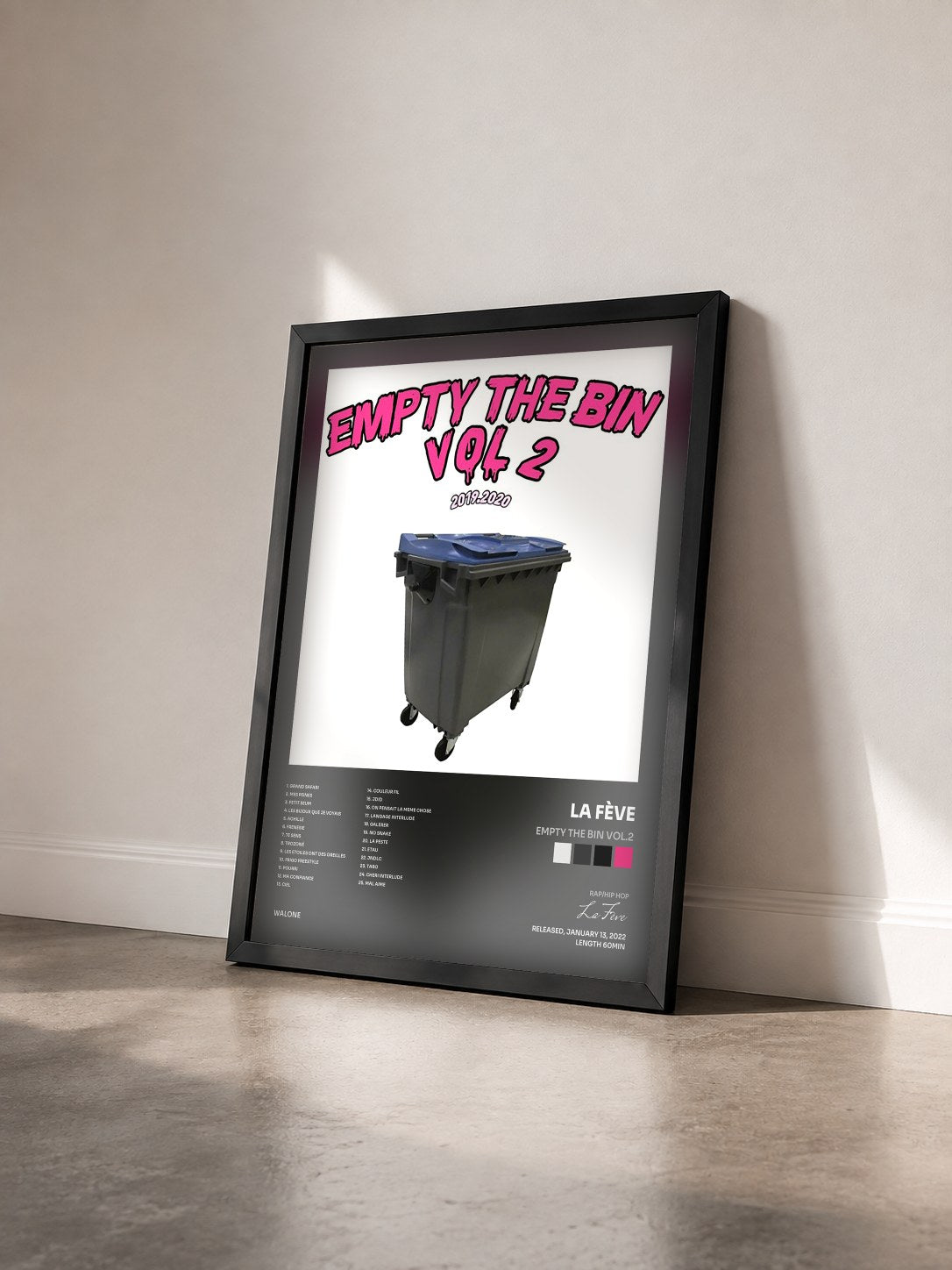 #noir Tableau de l'album EMPTY THE BIN VOL.2 de La Fève vu de trois quarts, cadre noir