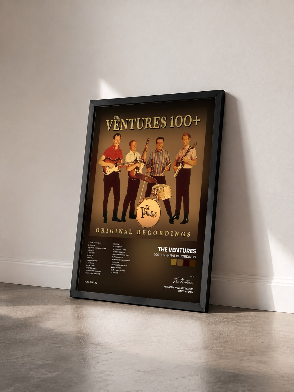 #noir Tableau de l'album 100+ Original Recordings de The Ventures vu de trois quarts, cadre noir