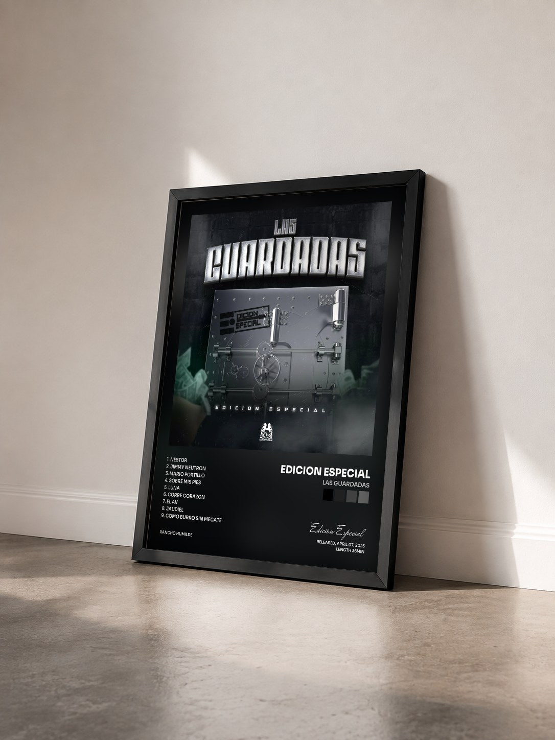 #noir Tableau de l'album Las Guardadas de Edicion Especial vu de trois quarts, cadre noir