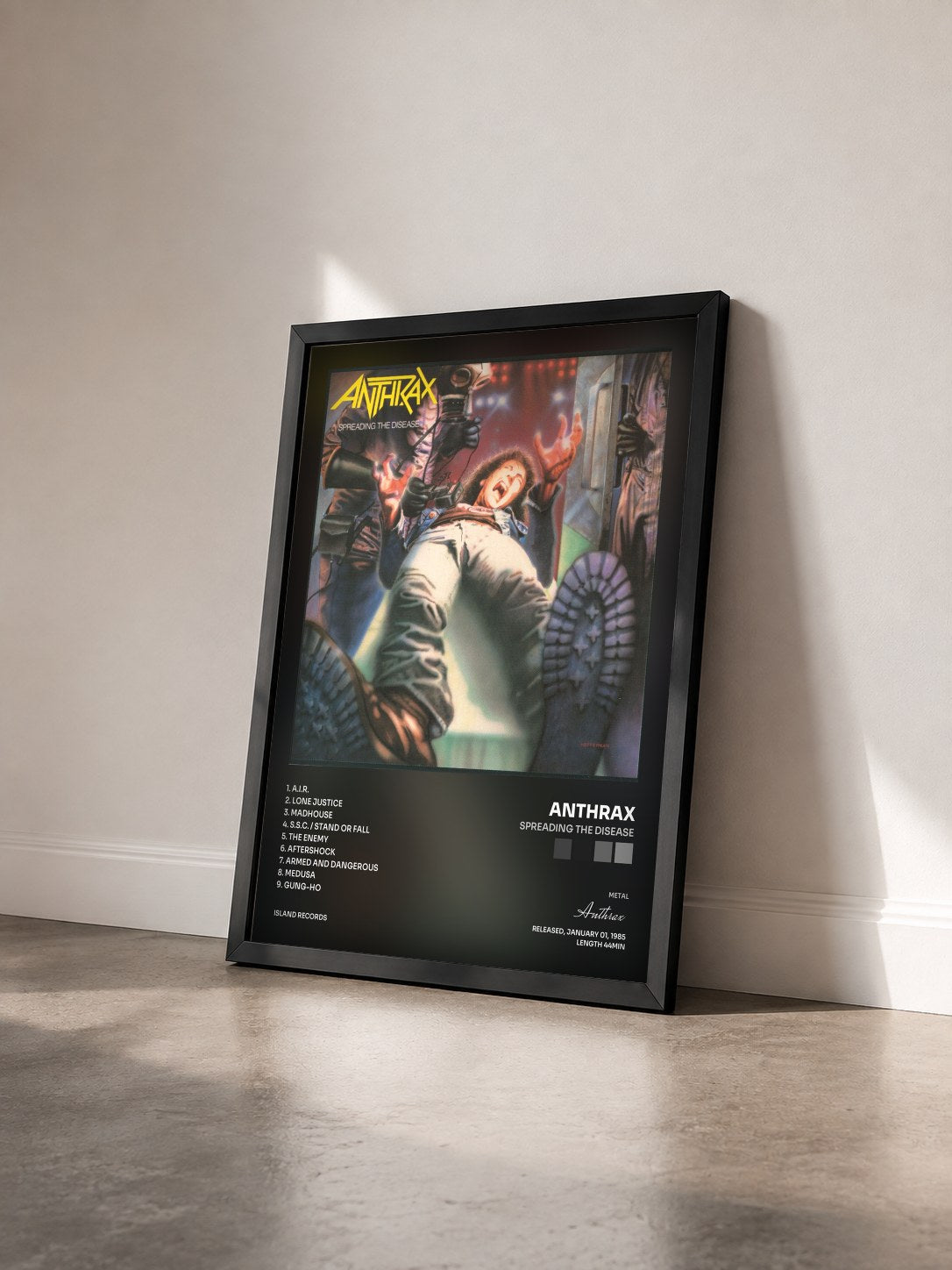#noir Tableau de l'album Spreading The Disease de Anthrax vu de trois quarts, cadre noir