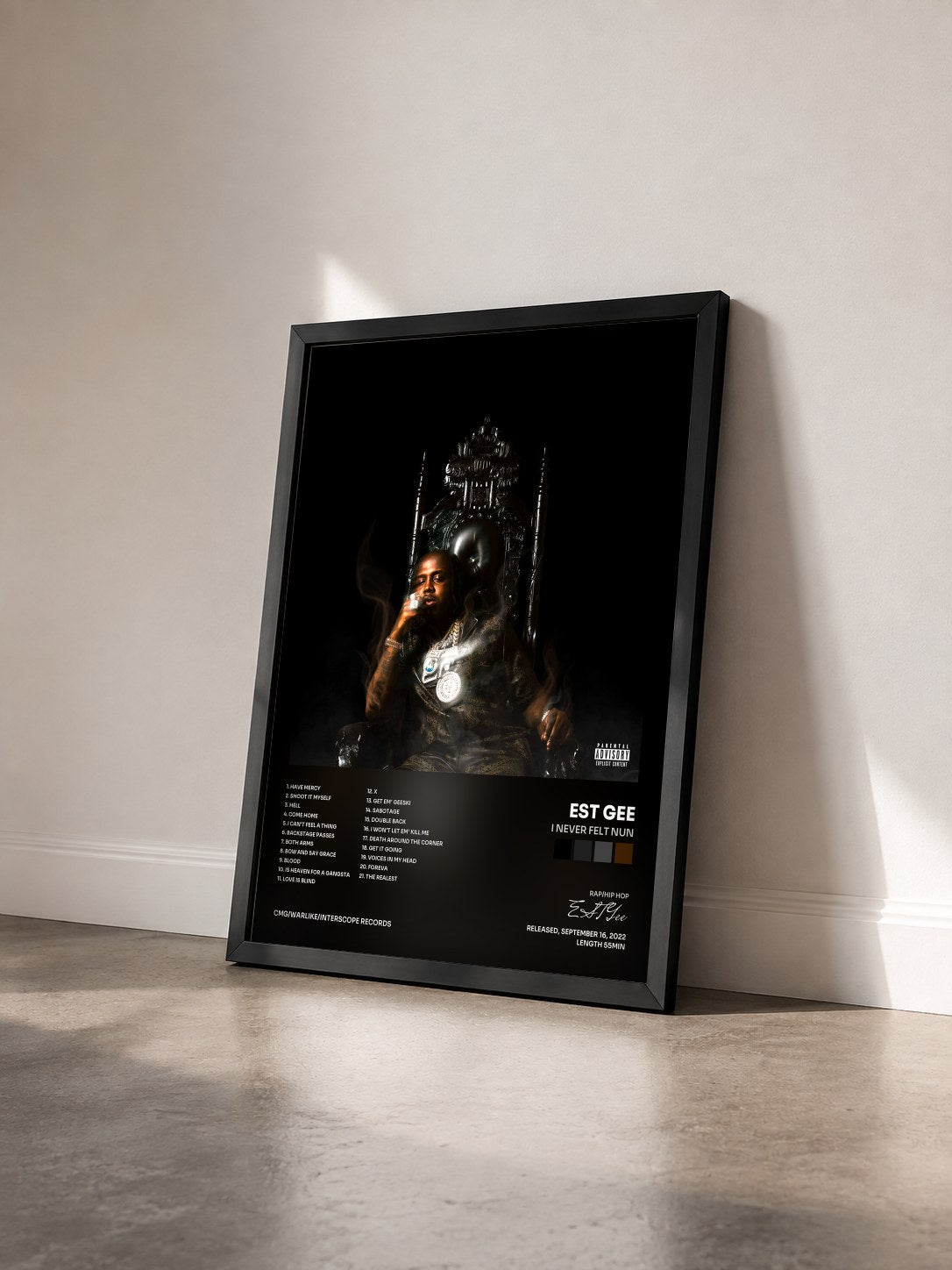 #noir Tableau de l'album I Never Felt Nun de EST Gee vu de trois quarts, cadre noir