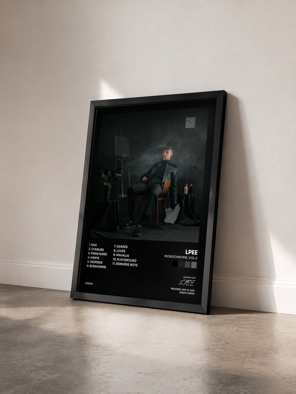 #noir Tableau de l'album Monochrome, Vol.2 de LPEE vu de trois quarts, cadre noir