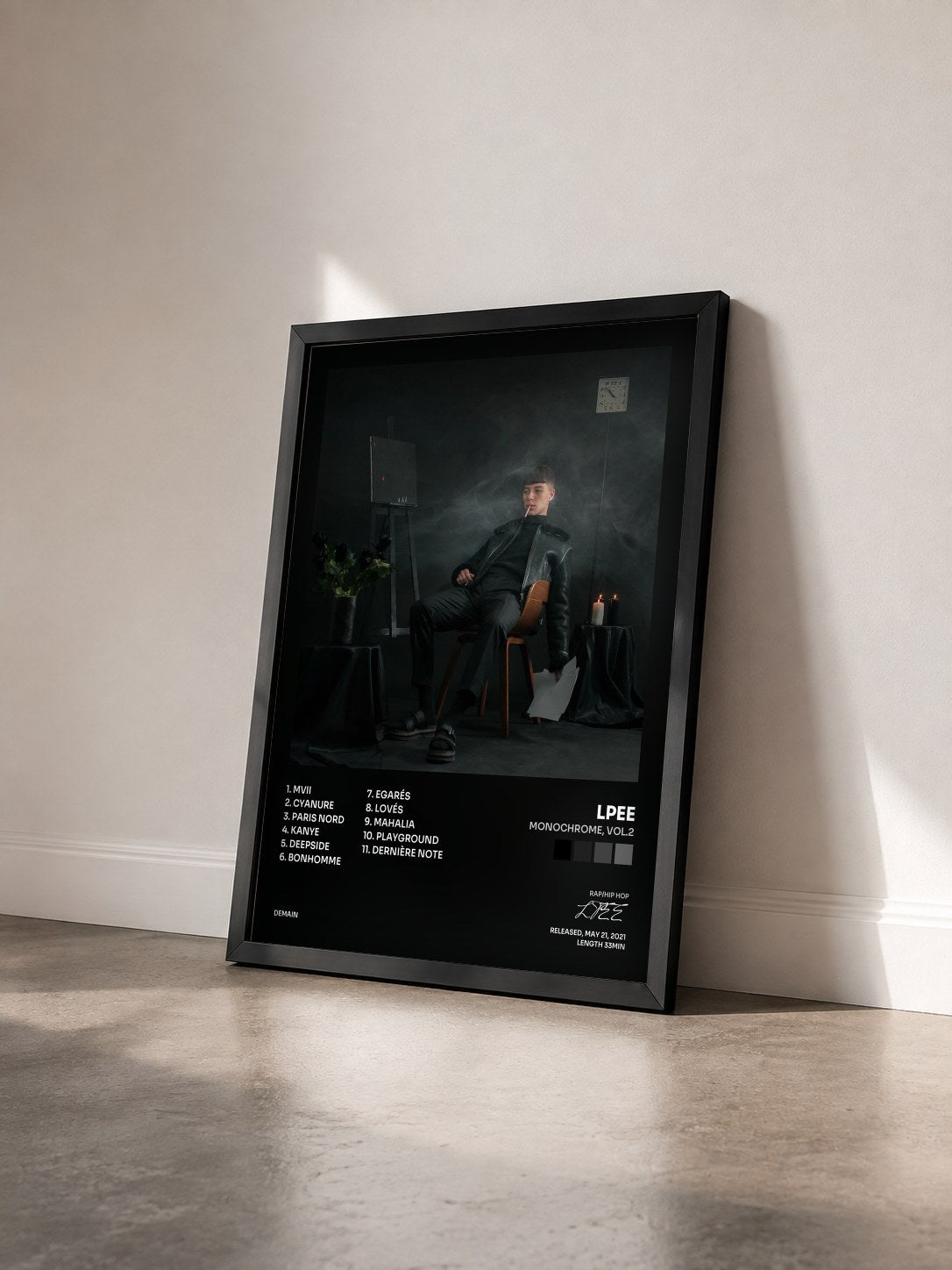 #noir Tableau de l'album Monochrome, Vol.2 de LPEE vu de trois quarts, cadre noir
