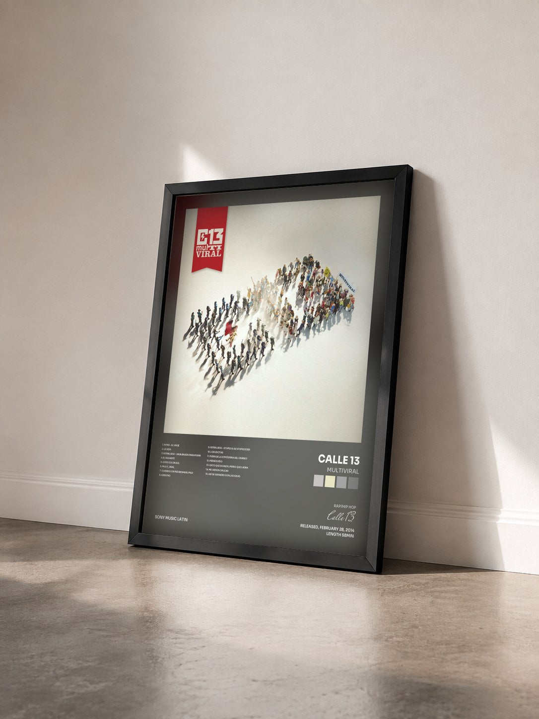 #noir Tableau de l'album MultiViral de Calle 13 vu de trois quarts, cadre noir