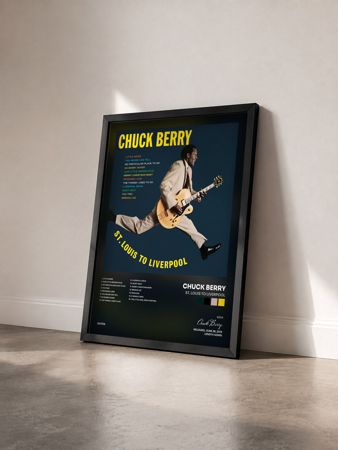 #noir Tableau de l'album St. Louis To Liverpool de Chuck Berry vu de trois quarts, cadre noir