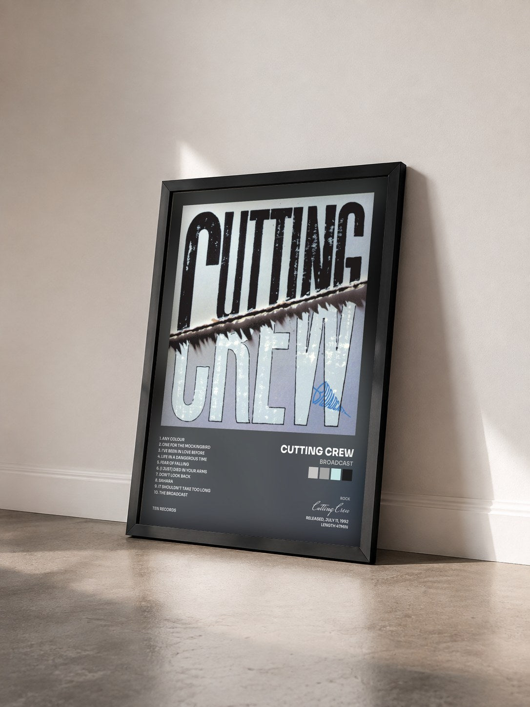 #noir Tableau de l'album Broadcast de Cutting Crew vu de trois quarts, cadre noir