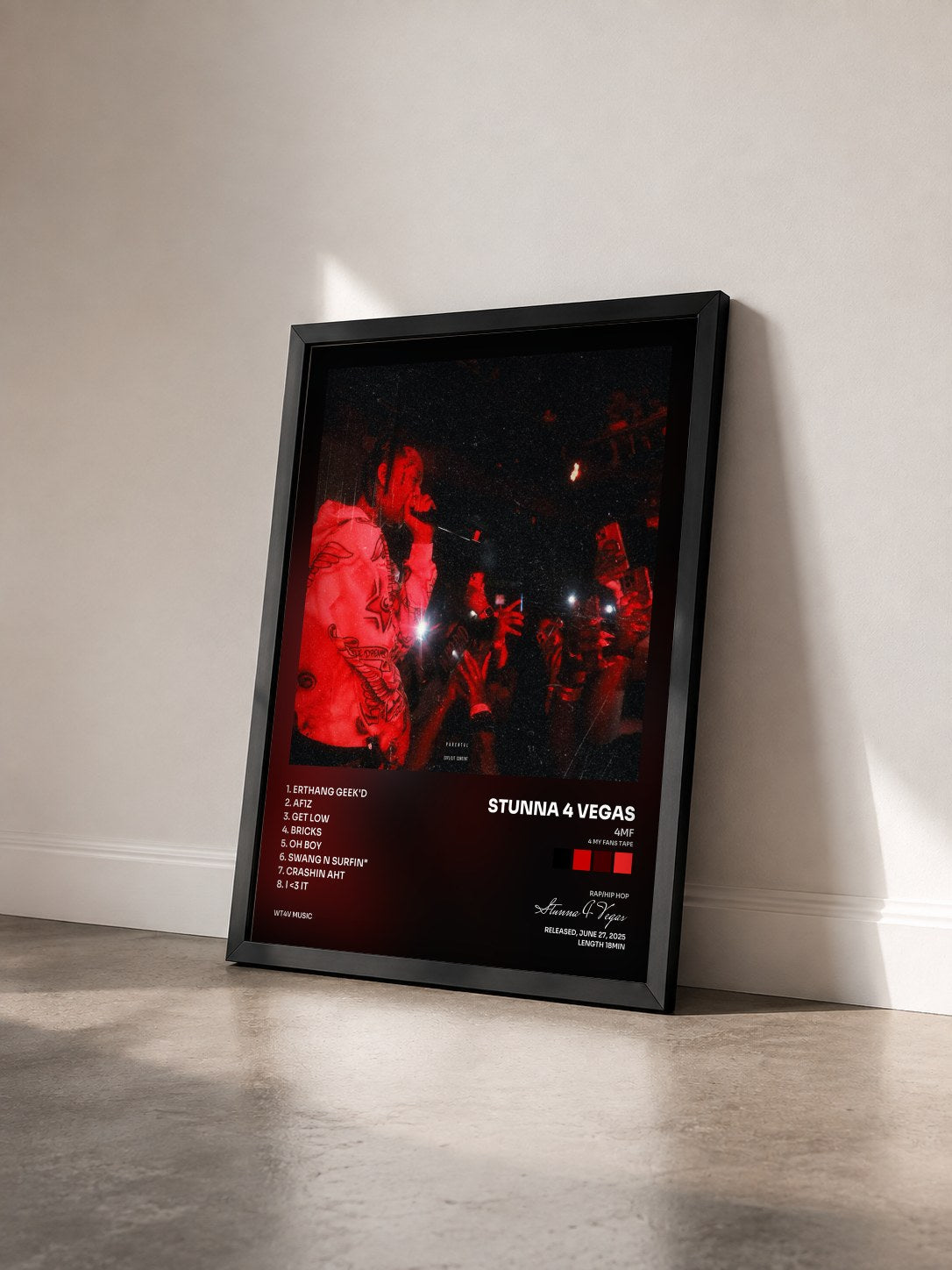 #noir Tableau de l'album 4MF (4 MY FANS TAPE) de Stunna 4 Vegas vu de trois quarts, cadre noir