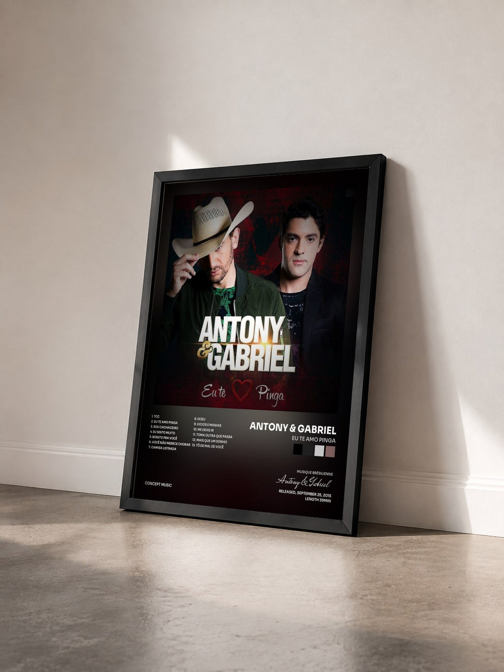 #noir Tableau de l'album Eu Te Amo Pinga de Antony & Gabriel vu de trois quarts, cadre noir