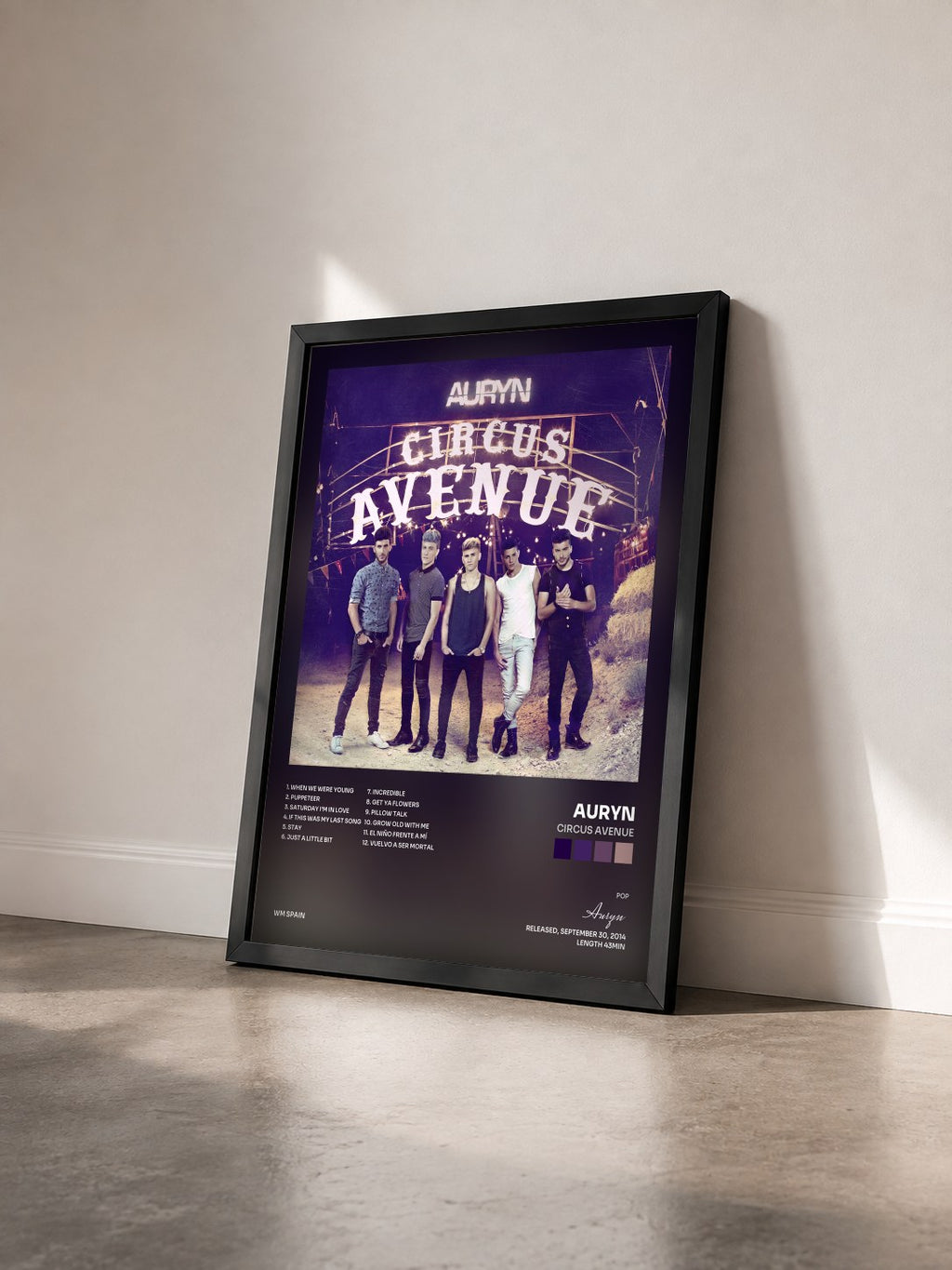 #noir Tableau de l'album Circus Avenue de Auryn vu de trois quarts, cadre noir