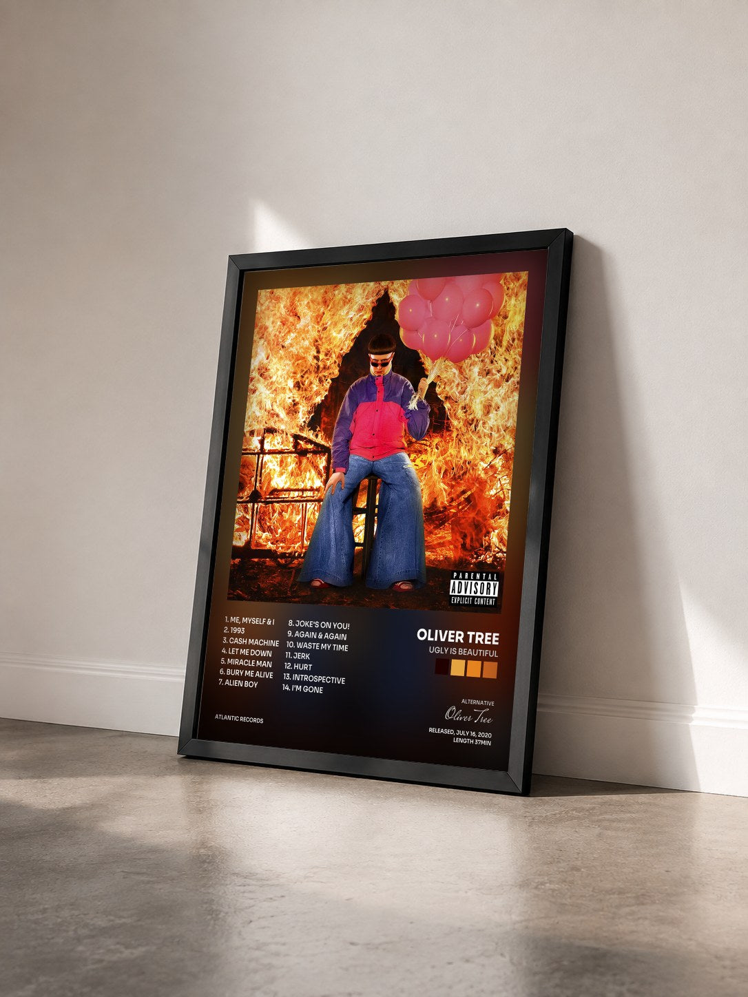 #noir Tableau de l'album Ugly is Beautiful de Oliver Tree vu de trois quarts, cadre noir