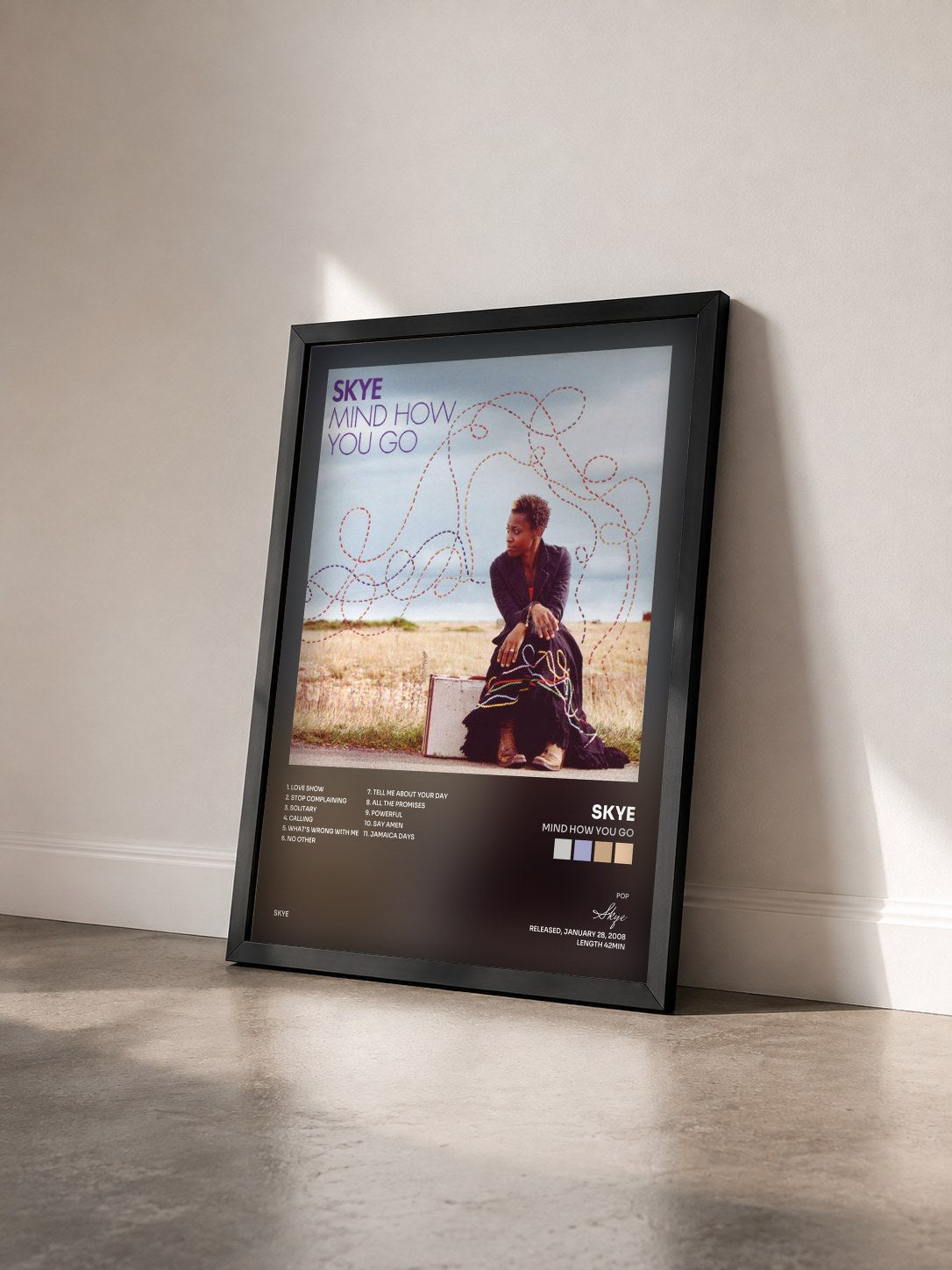 #noir Tableau de l'album Mind How You Go de Skye vu de trois quarts, cadre noir