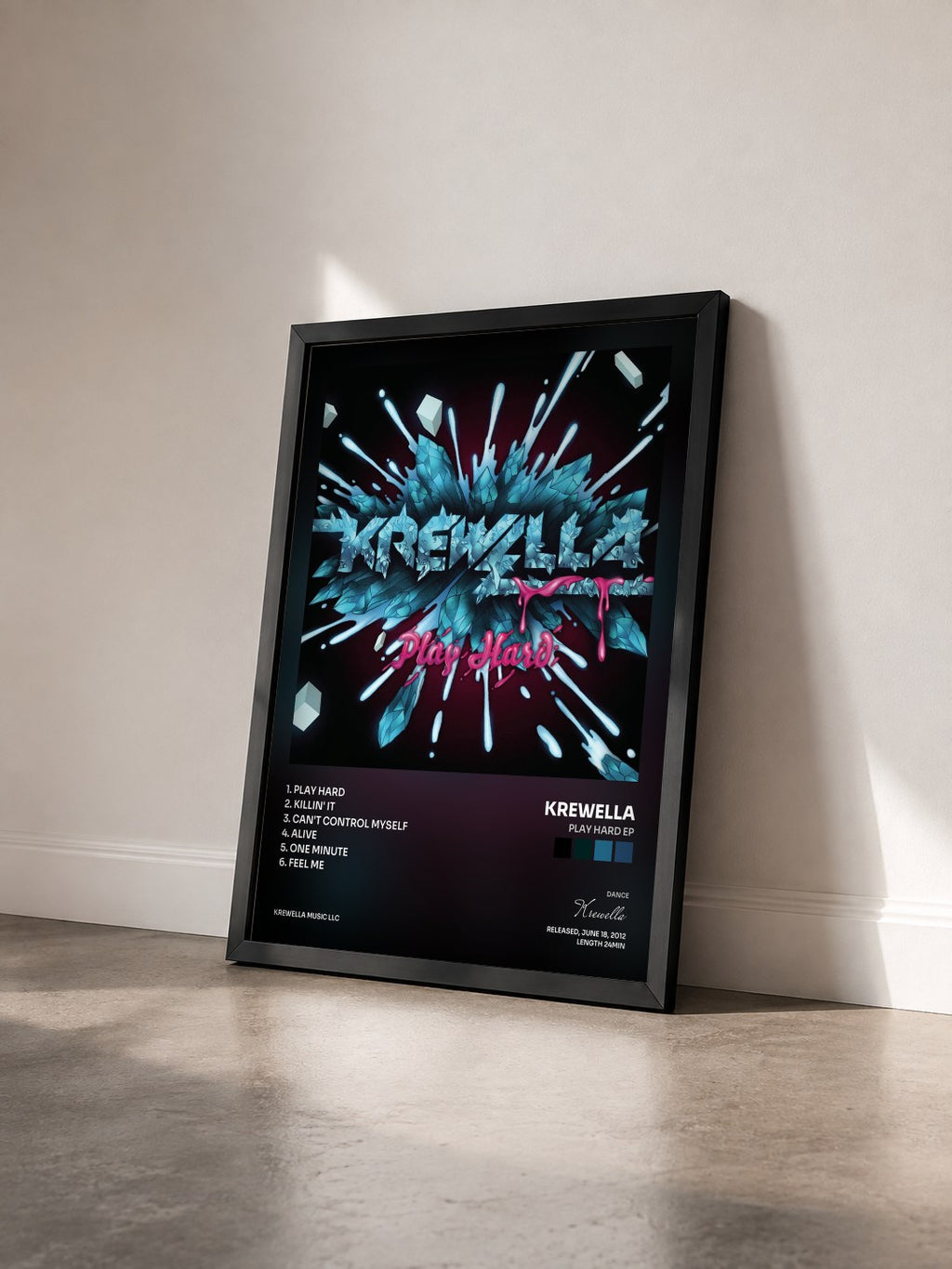 #noir Tableau de l'album Play Hard EP de Krewella vu de trois quarts, cadre noir