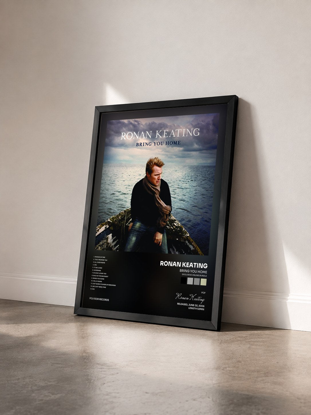 #noir Tableau de l'album Bring You Home (exclusive online bundle) de Ronan Keating vu de trois quarts, cadre noir