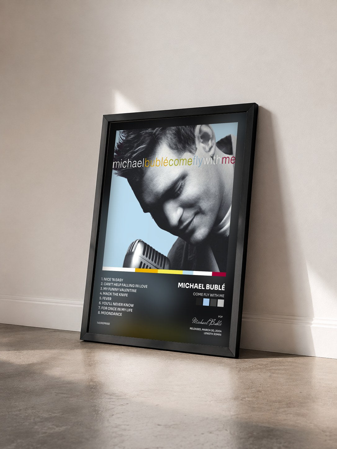 #noir Tableau de l'album Come Fly with Me de Michael Bublé vu de trois quarts, cadre noir