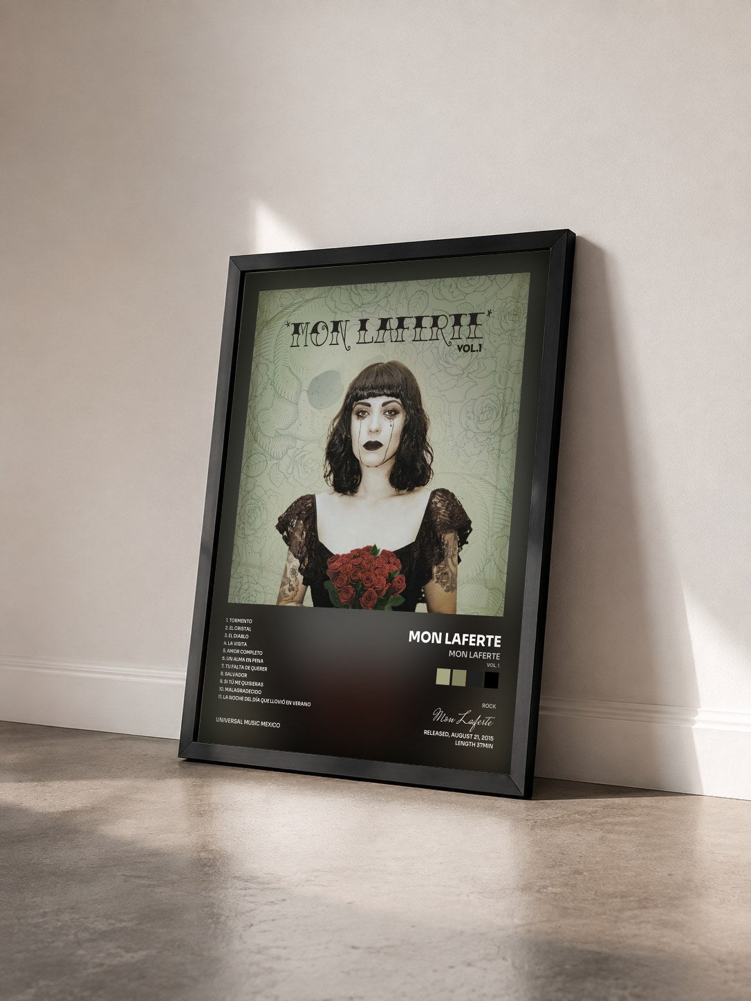 #noir Tableau de l'album Mon Laferte (Vol. 1) de Mon Laferte vu de trois quarts, cadre noir