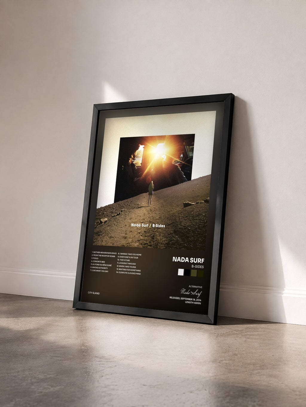#noir Tableau de l'album B-Sides de Nada Surf vu de trois quarts, cadre noir