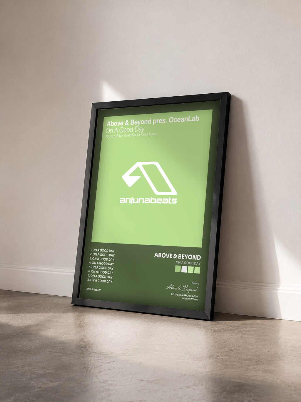 #noir Tableau de l'album On A Good Day de Above & Beyond vu de trois quarts, cadre noir