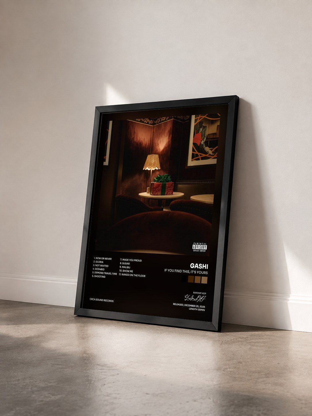 #noir Tableau de l'album If You Find This, It's Yours de GASHI vu de trois quarts, cadre noir