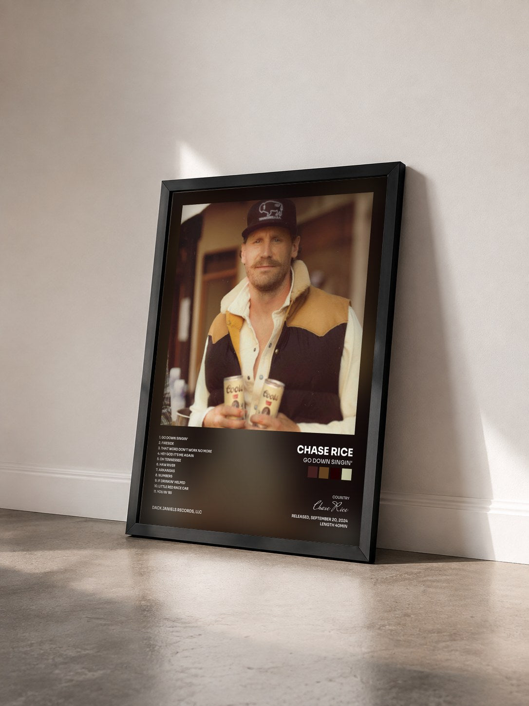 #noir Tableau de l'album Go Down Singin' de Chase Rice vu de trois quarts, cadre noir