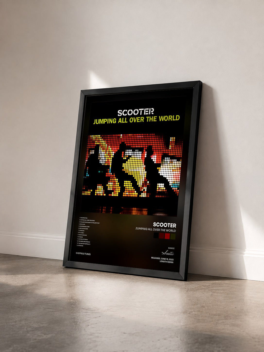 #noir Tableau de l'album Jumping All Over The World de Scooter vu de trois quarts, cadre noir