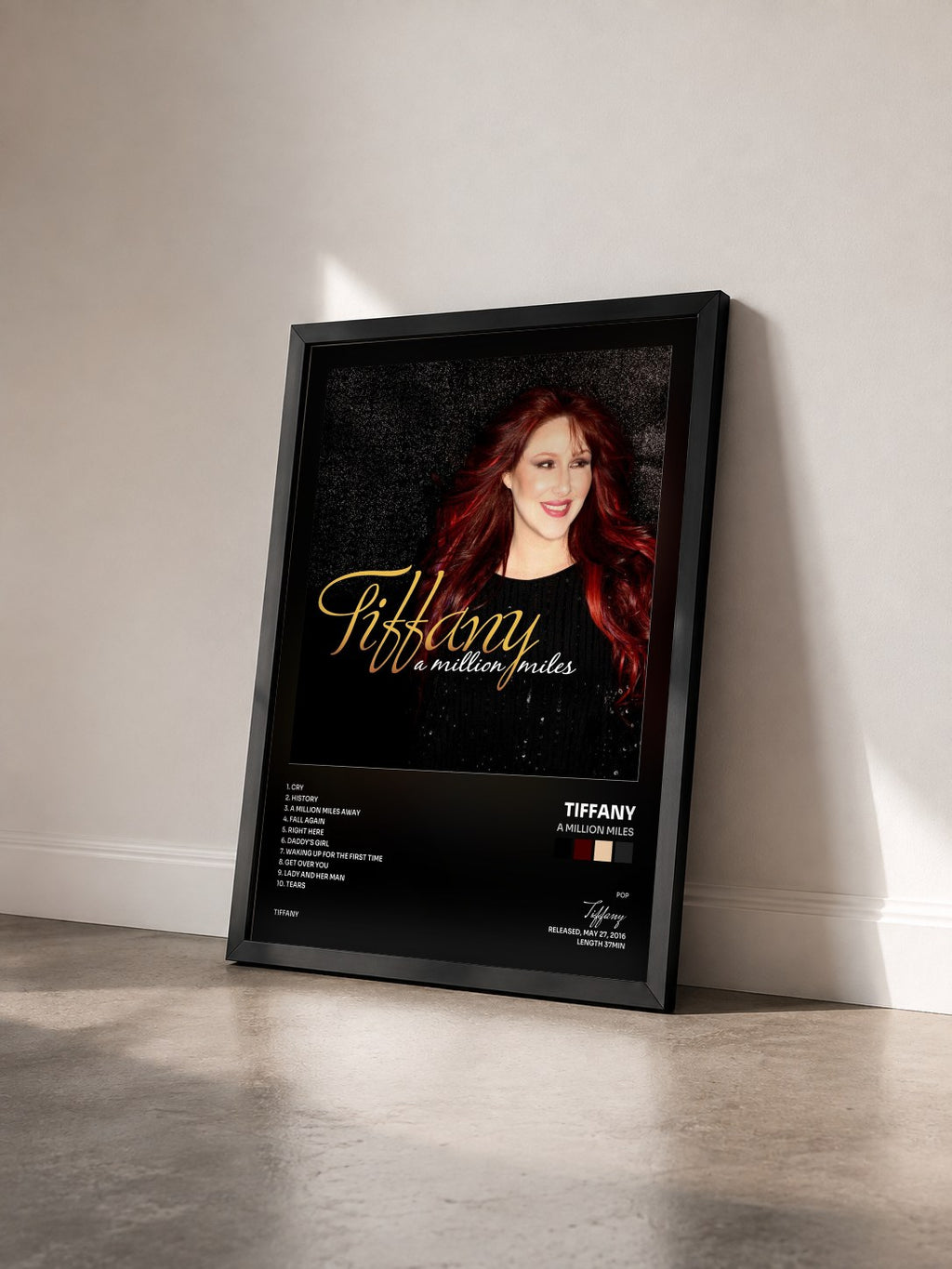 #noir Tableau de l'album A Million Miles de Tiffany vu de trois quarts, cadre noir