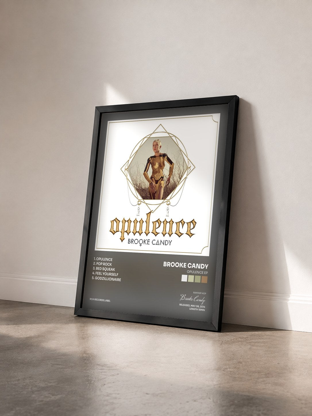 #noir Tableau de l'album Opulence EP de Brooke Candy vu de trois quarts, cadre noir