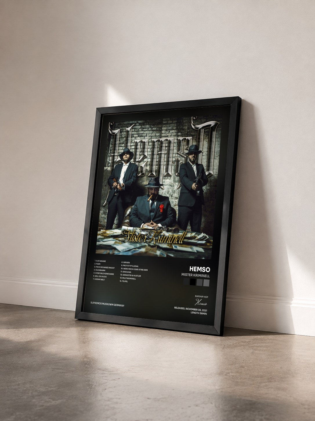 #noir Tableau de l'album Mister Kriminell de Hemso vu de trois quarts, cadre noir