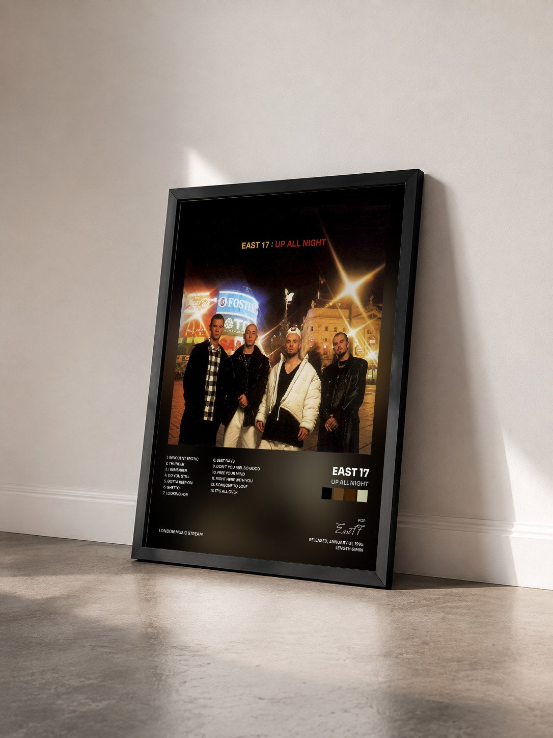 #noir Tableau de l'album Up All Night de East 17 vu de trois quarts, cadre noir