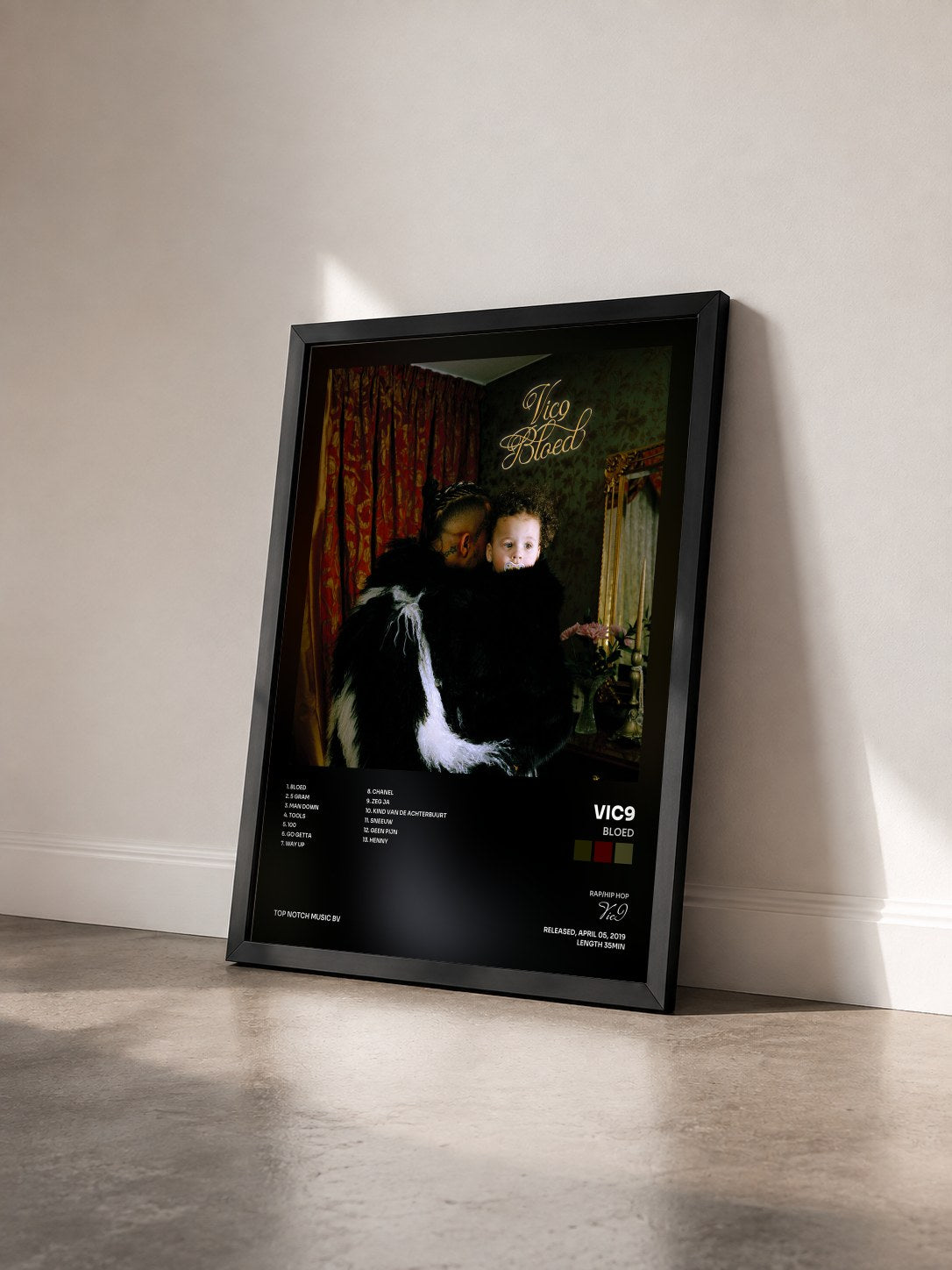 #noir Tableau de l'album Bloed de Vic9 vu de trois quarts, cadre noir