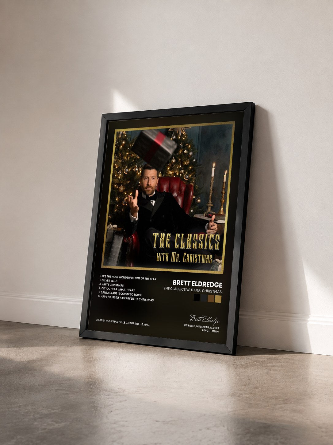 #noir Tableau de l'album The Classics with Mr. Christmas de Brett Eldredge vu de trois quarts, cadre noir