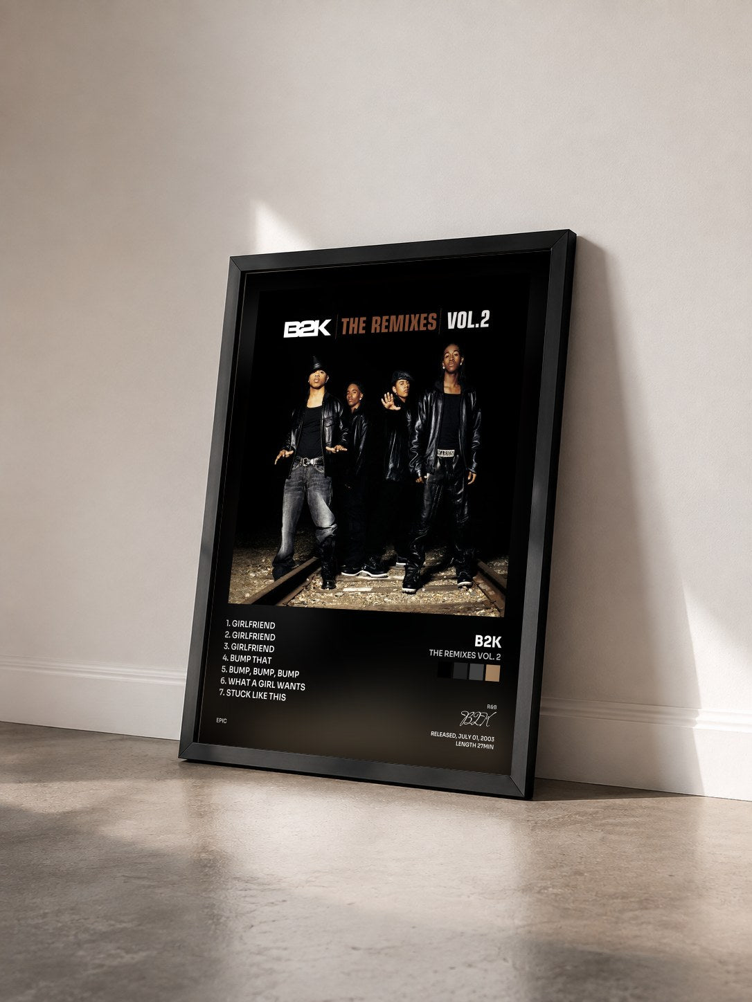 #noir Tableau de l'album The Remixes Vol. 2 de B2K vu de trois quarts, cadre noir