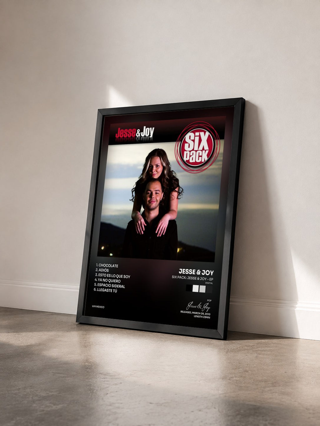 #noir Tableau de l'album Six Pack: Jesse & Joy - EP (Digital) de Jesse & Joy vu de trois quarts, cadre noir