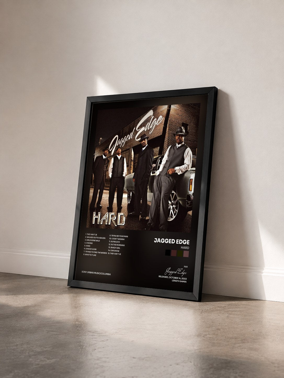 #noir Tableau de l'album Hard de Jagged Edge vu de trois quarts, cadre noir