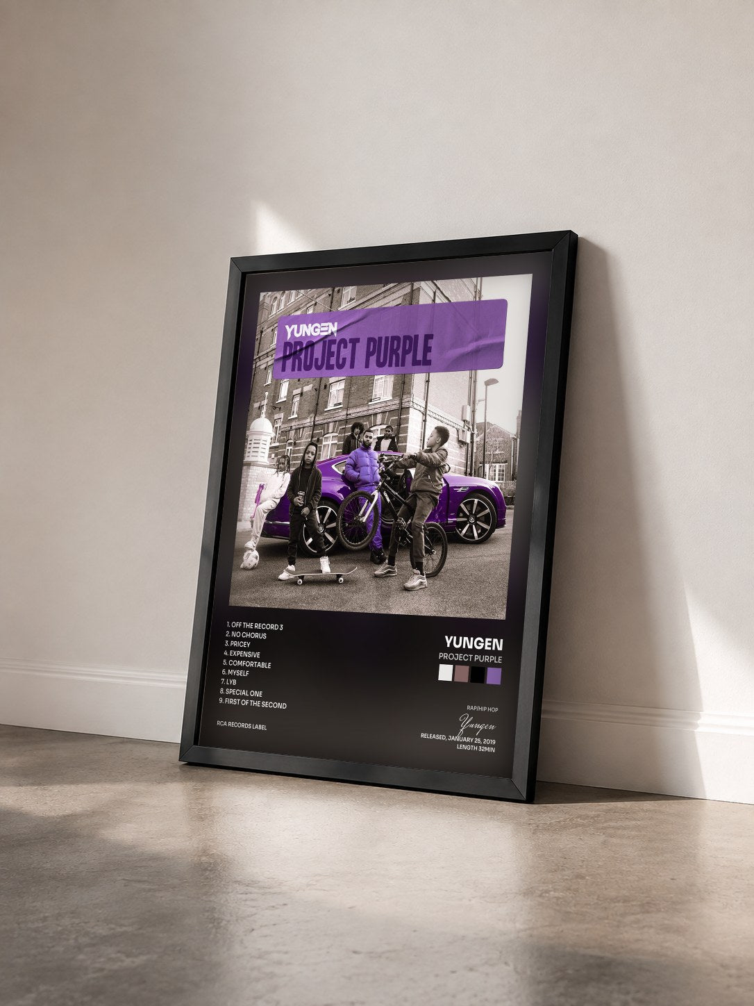 #noir Tableau de l'album Project Purple de Yungen vu de trois quarts, cadre noir