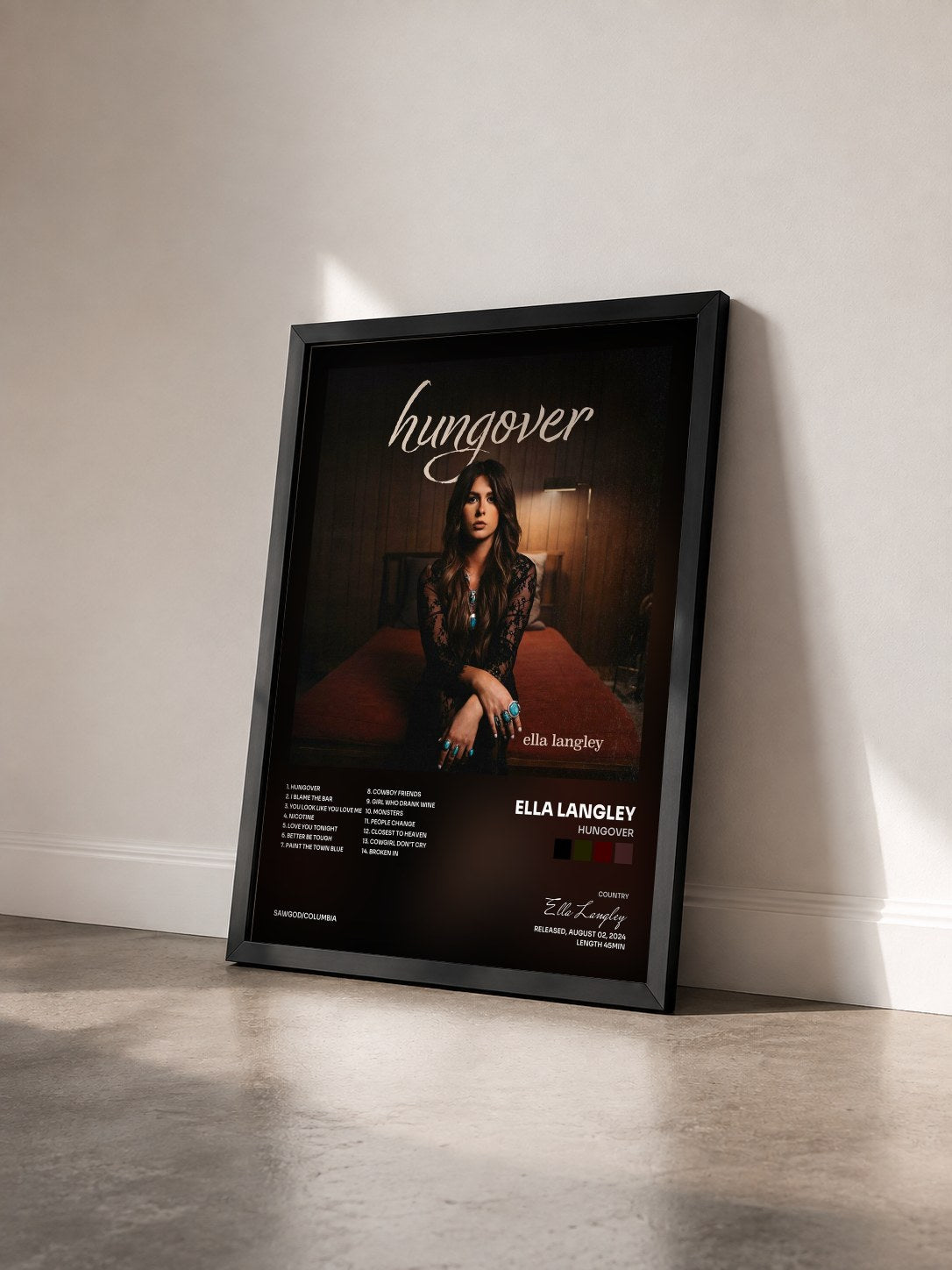 #noir Tableau de l'album hungover de Ella Langley vu de trois quarts, cadre noir