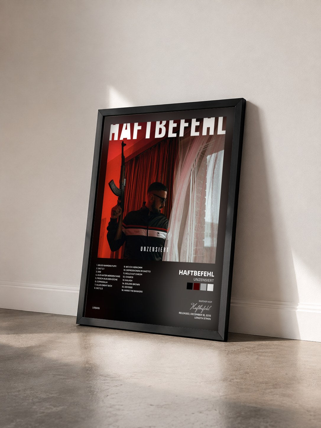 #noir Tableau de l'album Unzensiert de Haftbefehl vu de trois quarts, cadre noir