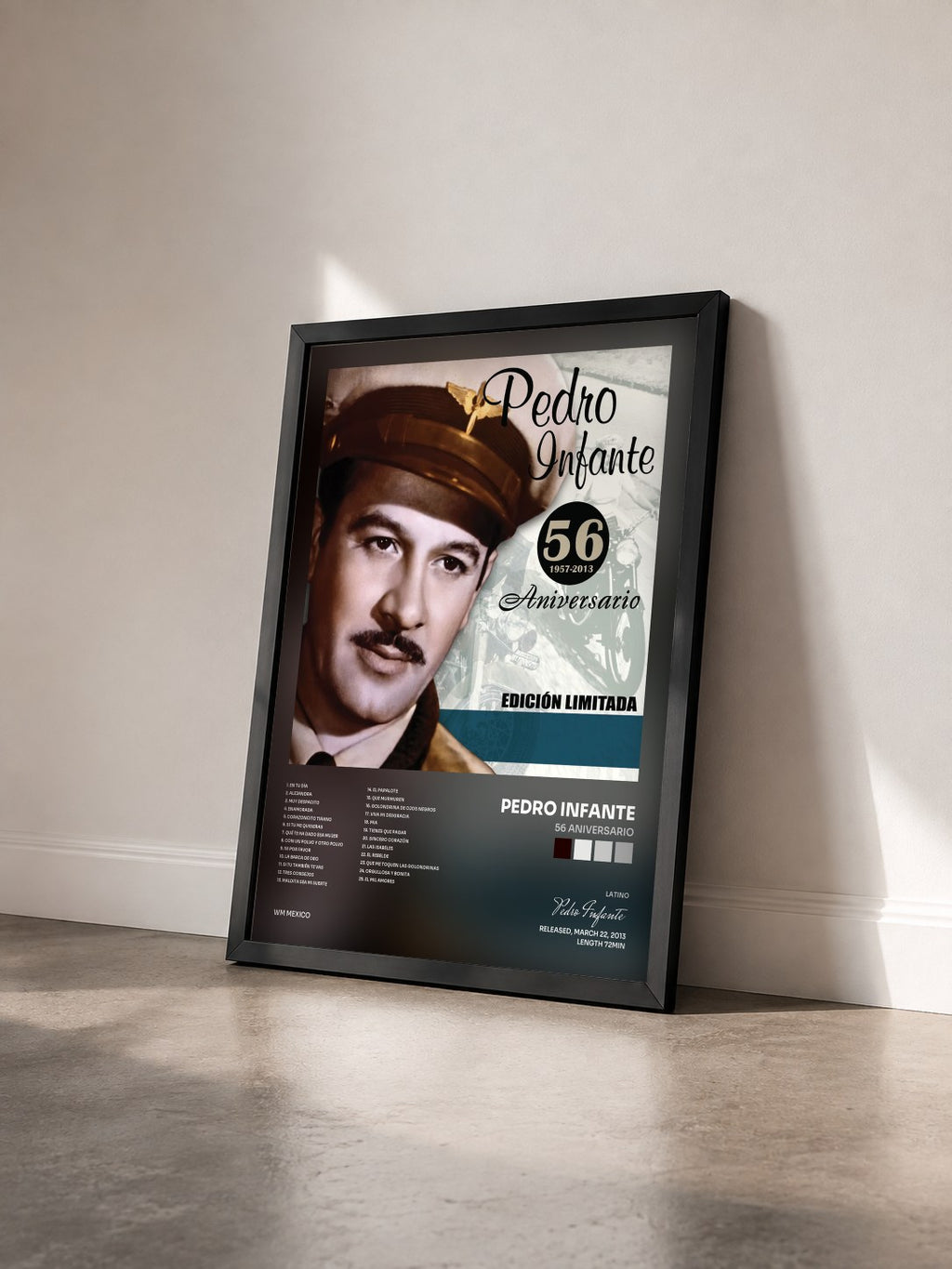 #noir Tableau de l'album 56 Aniversario de Pedro Infante vu de trois quarts, cadre noir