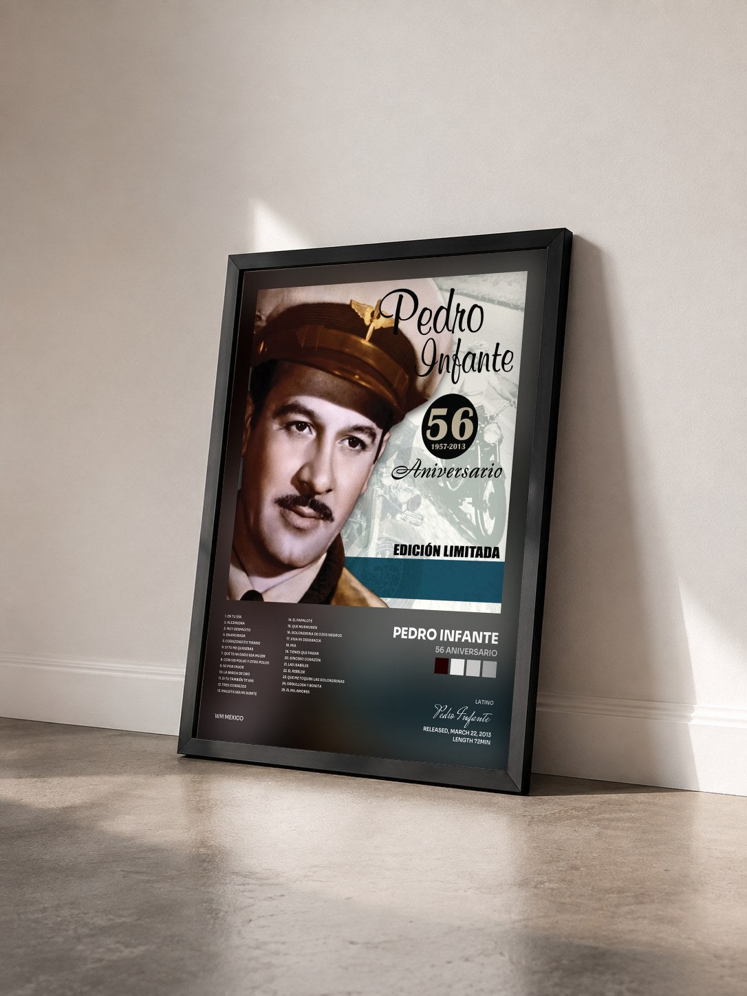 #noir Tableau de l'album 56 Aniversario de Pedro Infante vu de trois quarts, cadre noir