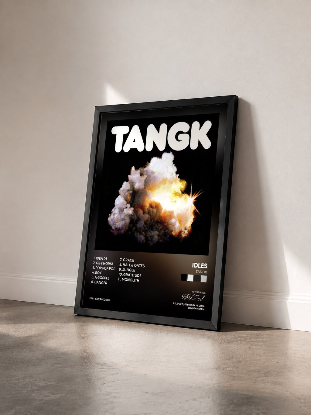#noir Tableau de l'album TANGK de IDLES vu de trois quarts, cadre noir