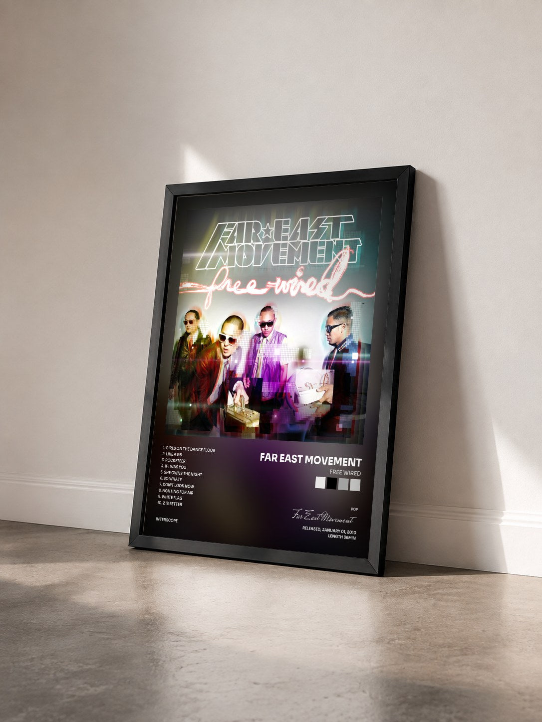 #noir Tableau de l'album Free Wired de Far East Movement vu de trois quarts, cadre noir